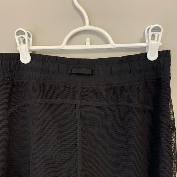 𝅺lululemon Athletica Mesh Jogger Pants - Black - Size 4 - Picture 5 of 16